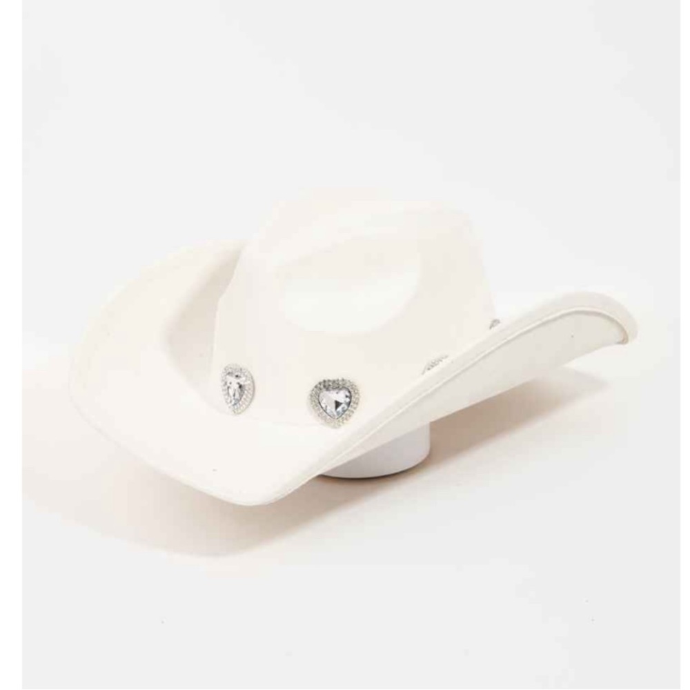 569. Heart Embellished Hat in Ivory